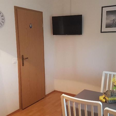 Apartmani Ab Pirovac Esterno foto