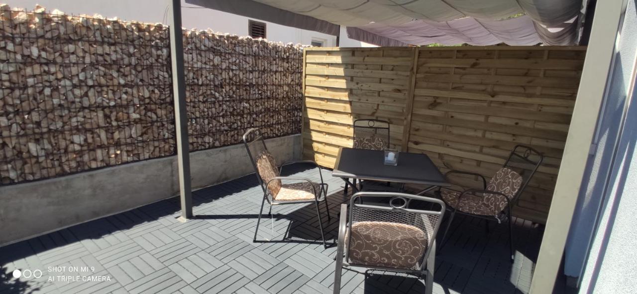 Apartmani Ab Pirovac Esterno foto