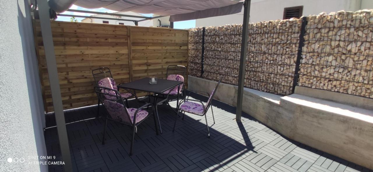 Apartmani Ab Pirovac Esterno foto