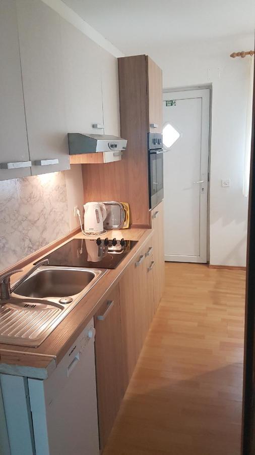 Apartmani Ab Pirovac Esterno foto